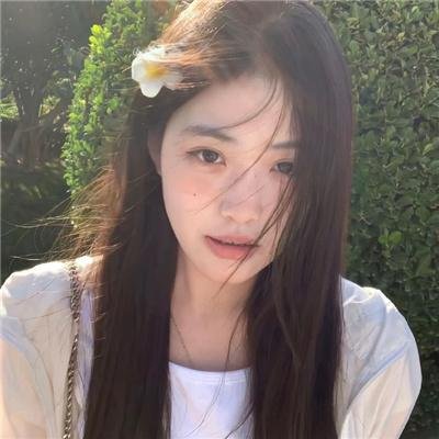 一位站立的人